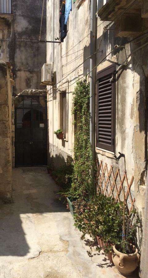 Bed and Breakfast La Terrazza Sul Vicolo Syracuse Екстер'єр фото