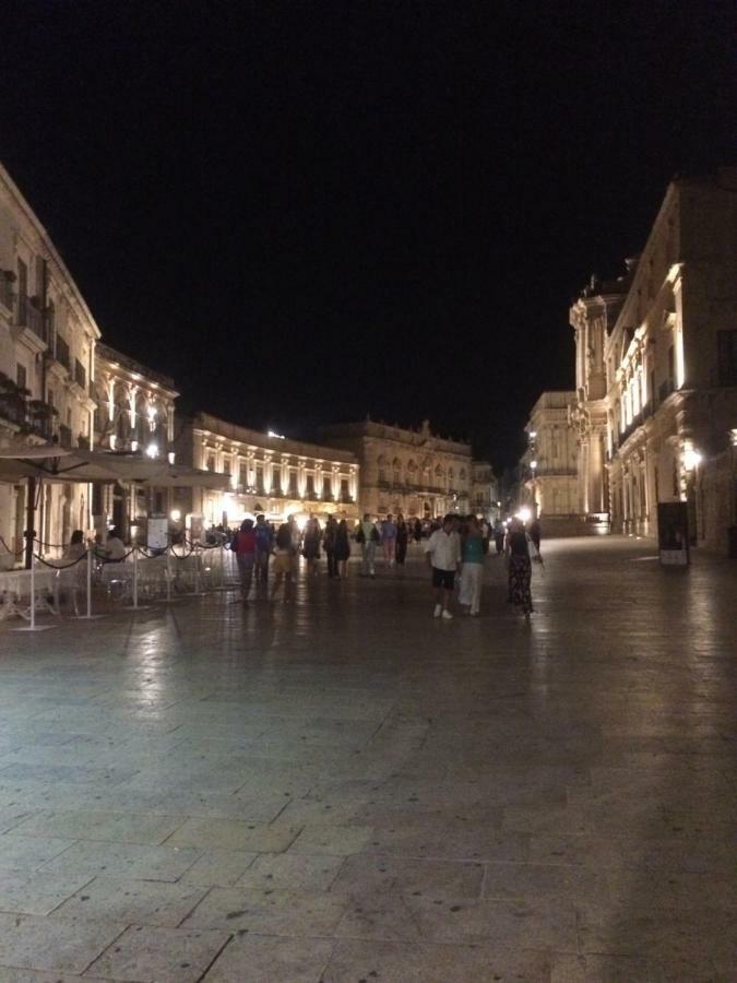Bed and Breakfast La Terrazza Sul Vicolo Syracuse Екстер'єр фото