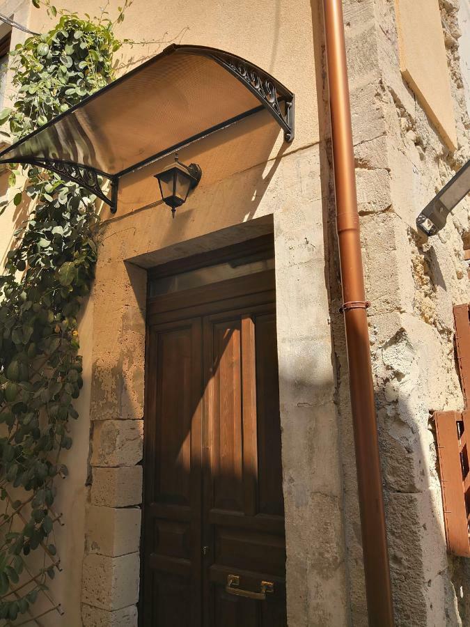 Bed and Breakfast La Terrazza Sul Vicolo Syracuse Екстер'єр фото